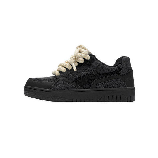BLACK VOLUME SKATE / ALL BLACK / BLACK LACES INCLUDED